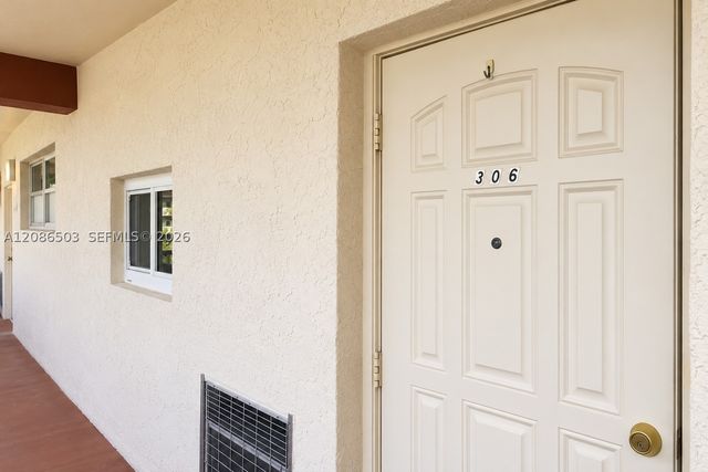 400 S Hollybrook Dr 306, Pembroke Pines, FL 33025