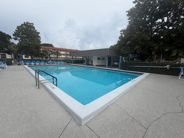 400 S Hollybrook Dr 306, Pembroke Pines, FL 33025