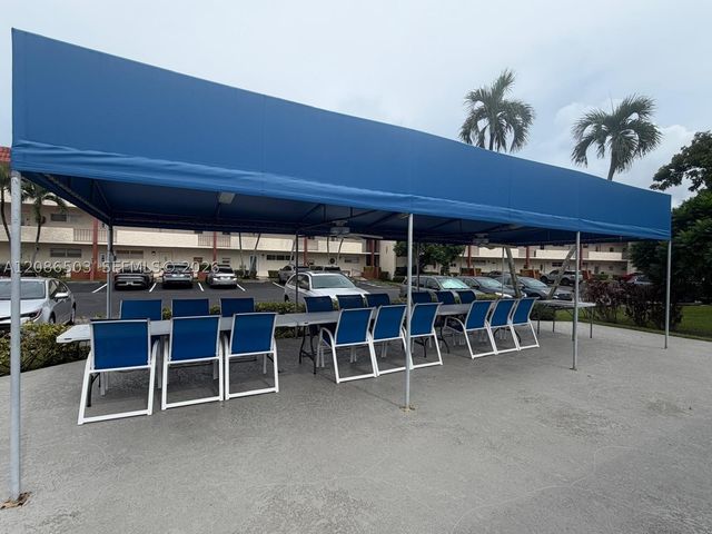 400 S Hollybrook Dr 306, Pembroke Pines, FL 33025