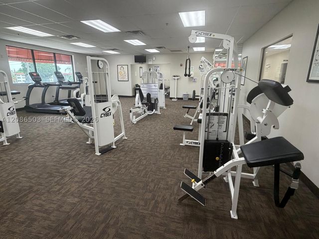 400 S Hollybrook Dr 306, Pembroke Pines, FL 33025
