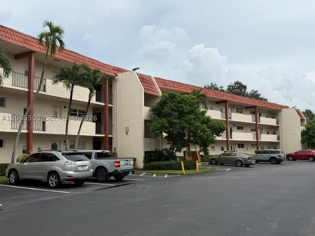 400 S Hollybrook Dr 306, Pembroke Pines, FL 33025