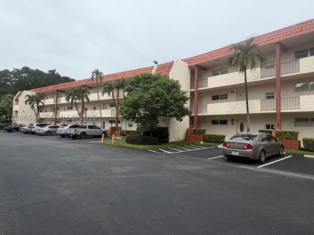 400 S Hollybrook Dr 306, Pembroke Pines, FL 33025