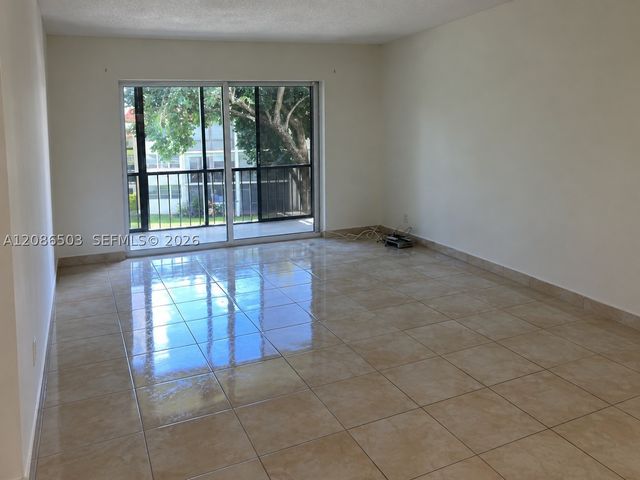 400 S Hollybrook Dr 306, Pembroke Pines, FL 33025
