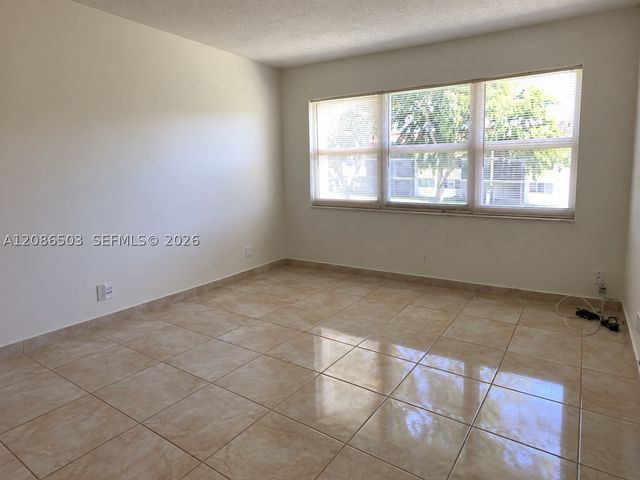 400 S Hollybrook Dr 306, Pembroke Pines, FL 33025