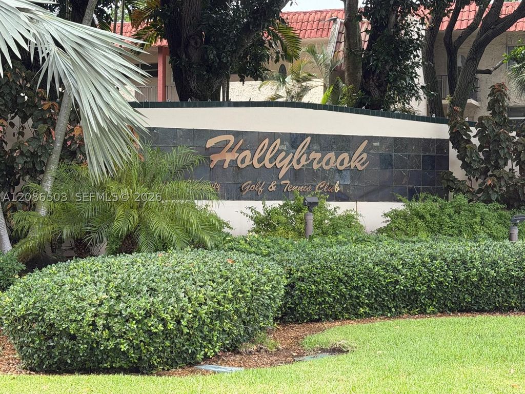 400 S Hollybrook Dr 306, Pembroke Pines, FL 33025