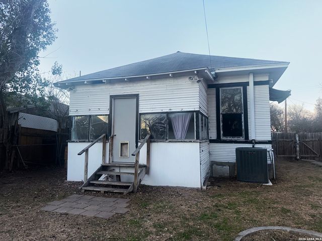 318 Chicago Blvd, San Antonio, TX 78210