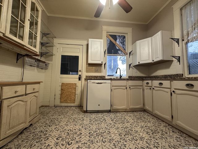 318 Chicago Blvd, San Antonio, TX 78210