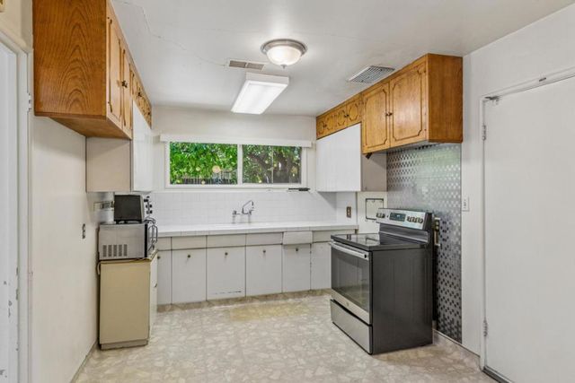 158 Walter Hays Drive, Palo Alto, CA 94303