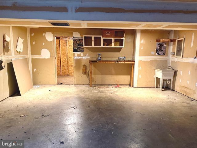 52 MORGAN ST, Inwood, WV 25428