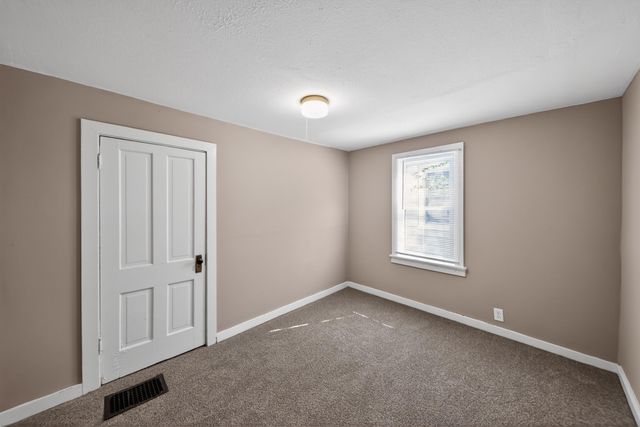 2319 E Avenue, Council Bluffs, IA 51501