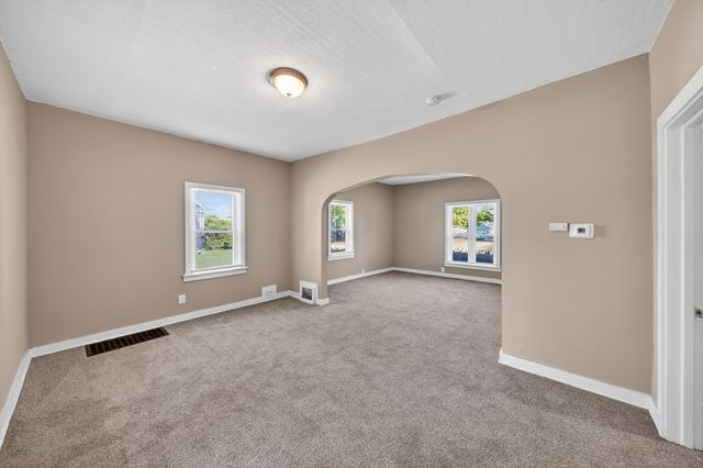 2319 E Avenue, Council Bluffs, IA 51501