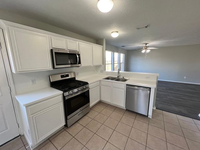 19451 Nasworthy Drive, Tomball, TX 77375