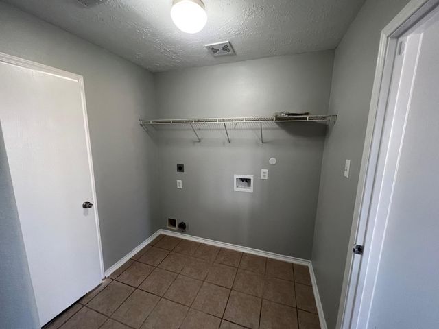 19451 Nasworthy Drive, Tomball, TX 77375