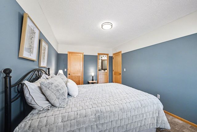 11115 Vessey Circle, Bloomington, MN 55437