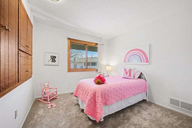 11115 Vessey Circle, Bloomington, MN 55437