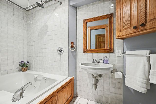 11115 Vessey Circle, Bloomington, MN 55437