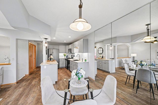 11115 Vessey Circle, Bloomington, MN 55437