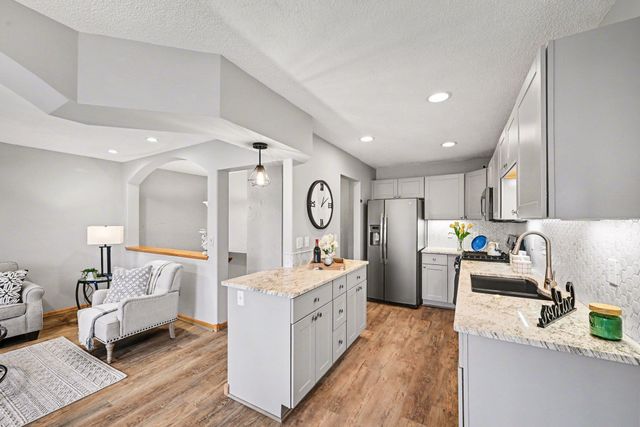 11115 Vessey Circle, Bloomington, MN 55437