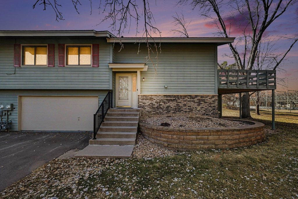 11115 Vessey Circle, Bloomington, MN 55437