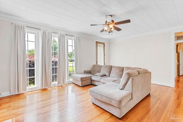 215 E Pine St, Atmore, AL 36502