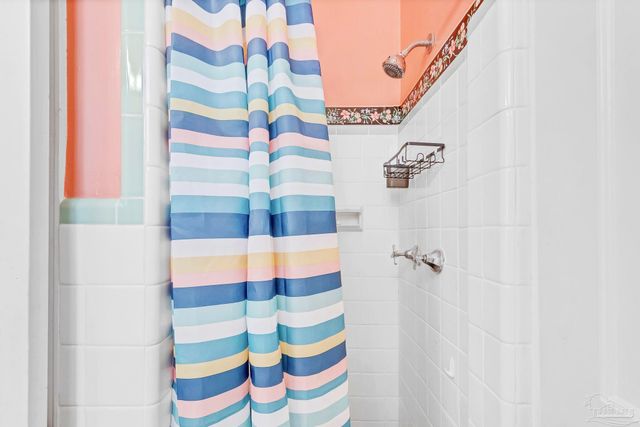 215 E Pine St, Atmore, AL 36502