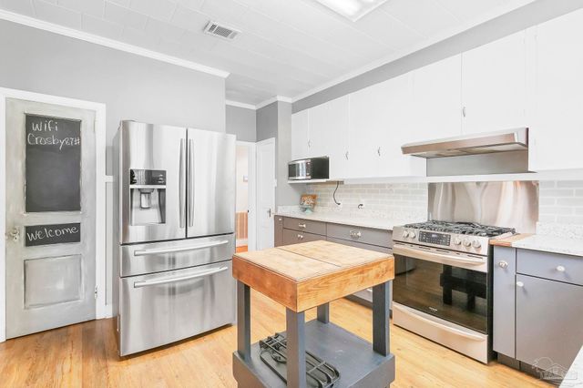 215 E Pine St, Atmore, AL 36502