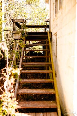 215 E Pine St, Atmore, AL 36502