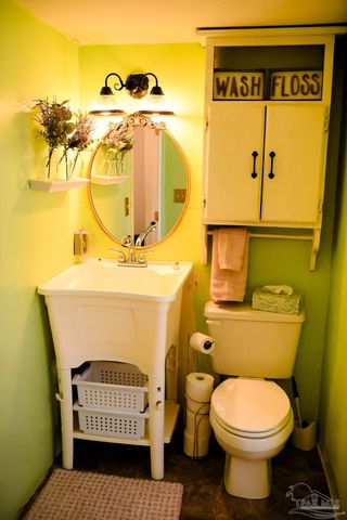 215 E Pine St, Atmore, AL 36502