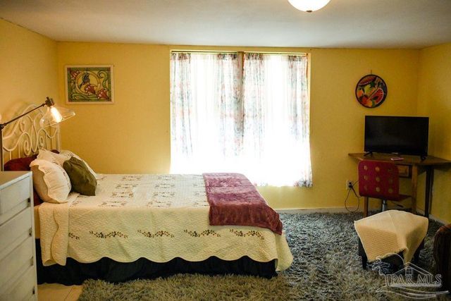 215 E Pine St, Atmore, AL 36502