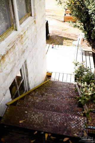 215 E Pine St, Atmore, AL 36502