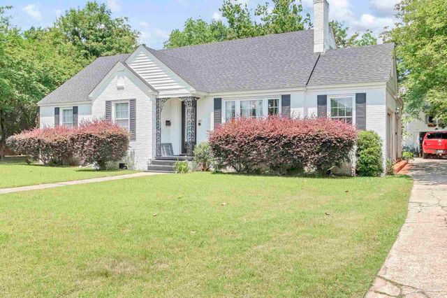 215 E Pine St, Atmore, AL 36502