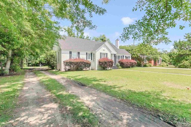 215 E Pine St, Atmore, AL 36502