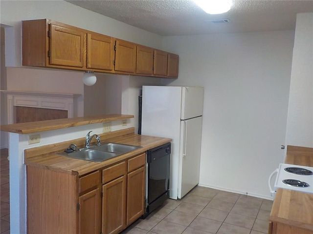 523 Cutty TRL A, Lakeway, TX 78734