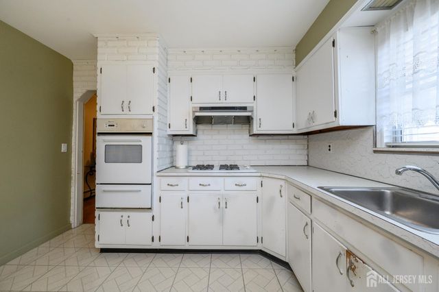 94 Van Buren Street, Newark, NJ 07105