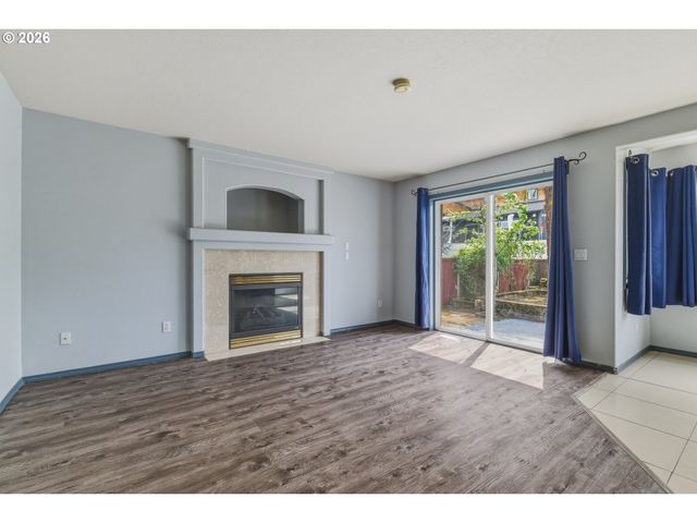 1818 Ne BLUE HERON Dr, Portland, OR 97211