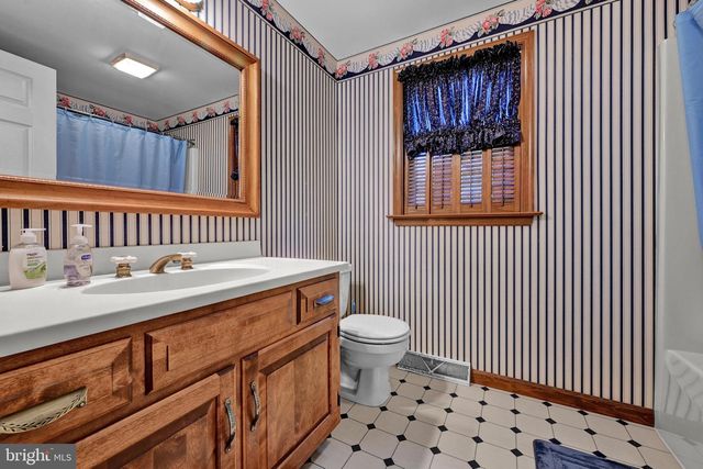 218 MASON DR, Ephrata, PA 17522