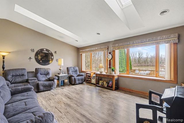 6095 S Sheridan Avenue, Durand, MI 48429