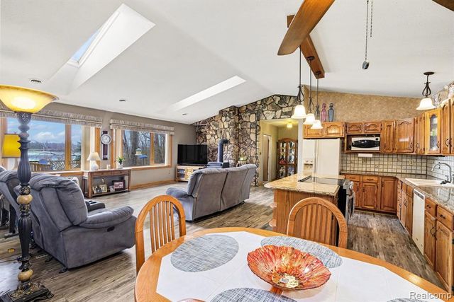 6095 S Sheridan Avenue, Durand, MI 48429