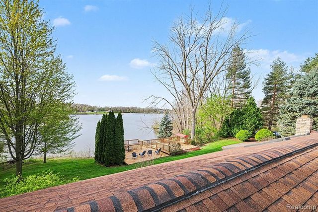 6095 S Sheridan Avenue, Durand, MI 48429
