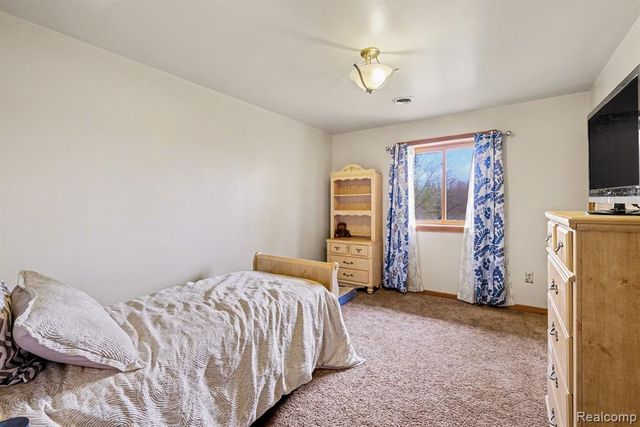 6095 S Sheridan Avenue, Durand, MI 48429