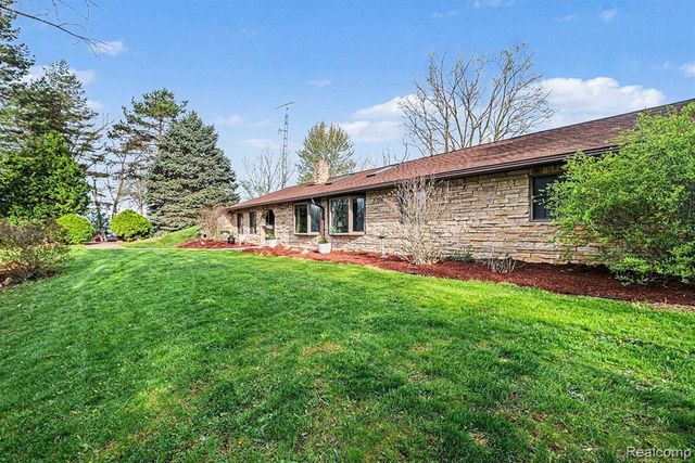 6095 S Sheridan Avenue, Durand, MI 48429