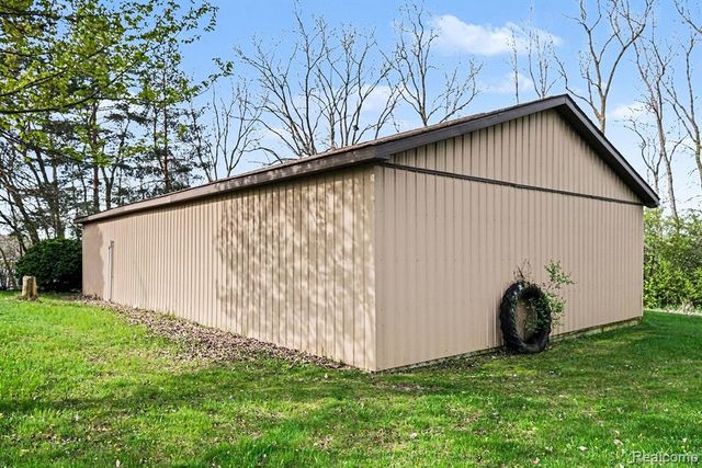 6095 S Sheridan Avenue, Durand, MI 48429