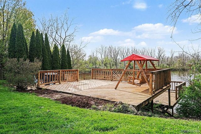 6095 S Sheridan Avenue, Durand, MI 48429