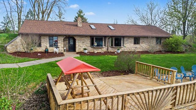6095 S Sheridan Avenue, Durand, MI 48429