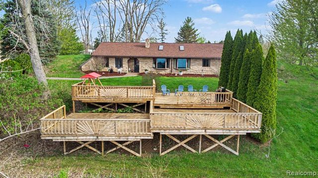 6095 S Sheridan Avenue, Durand, MI 48429