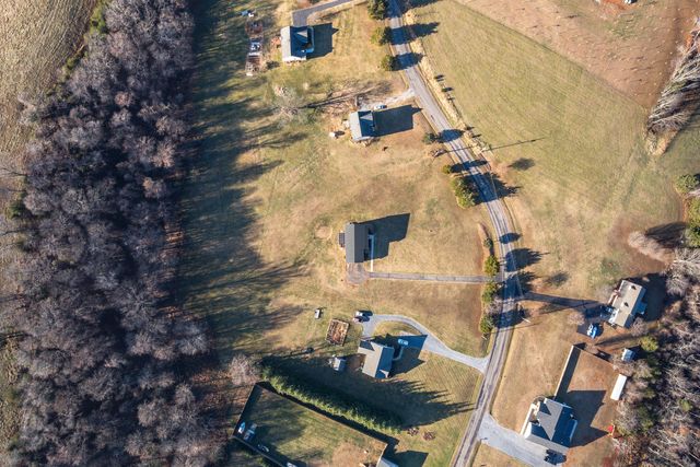 2683 Five Forks RD, Bedford, VA 24523