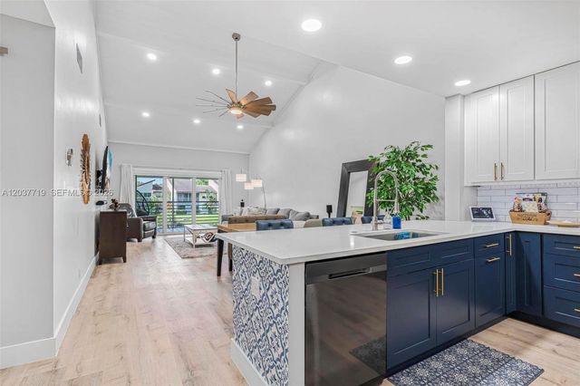 8770 Azalea Ct 203, Tamarac, FL 33321