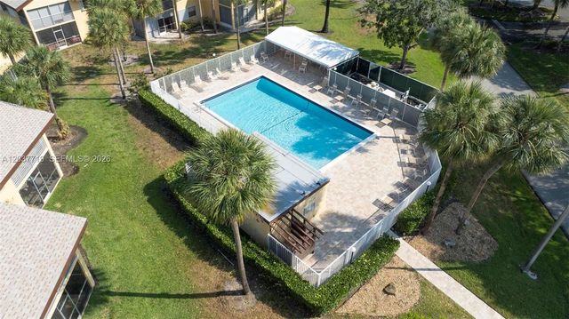8770 Azalea Ct 203, Tamarac, FL 33321