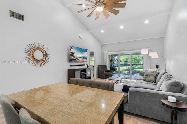 8770 Azalea Ct 203, Tamarac, FL 33321
