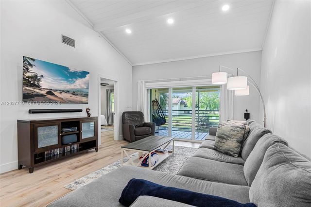 8770 Azalea Ct 203, Tamarac, FL 33321